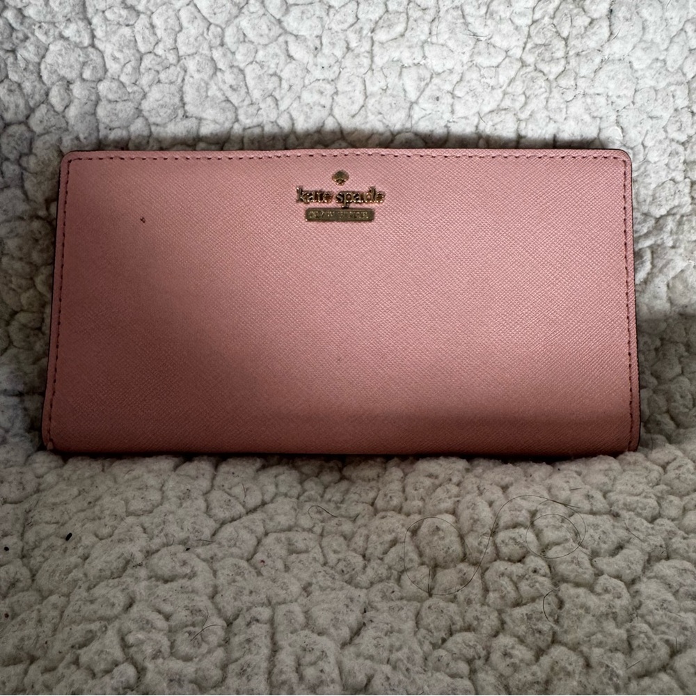 👜 Kate Spade Pink Wallet